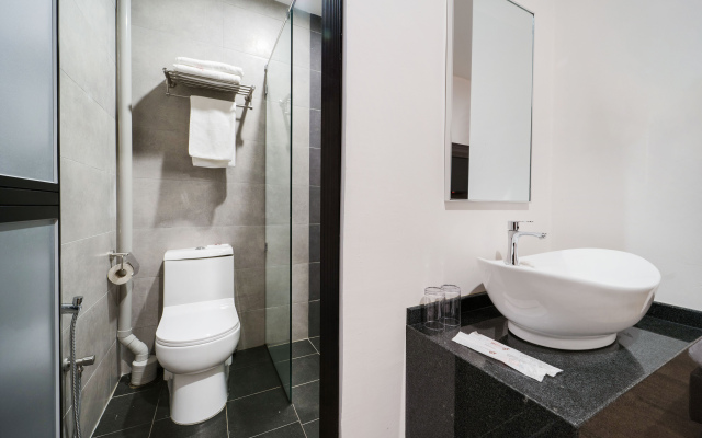 OYO 89386 Stay 365 Hotel