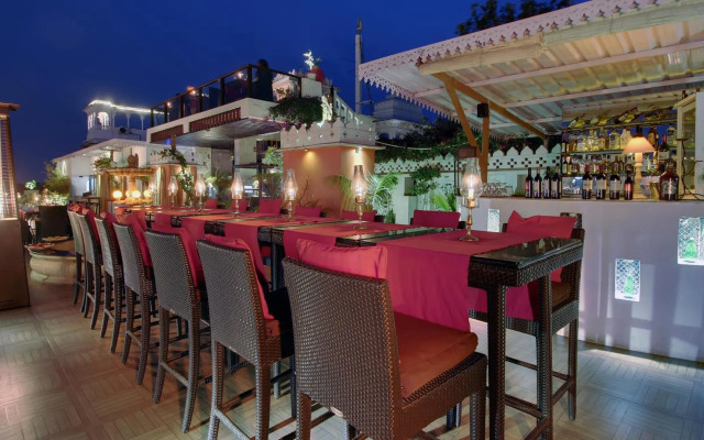 Lake Pichola Hotel