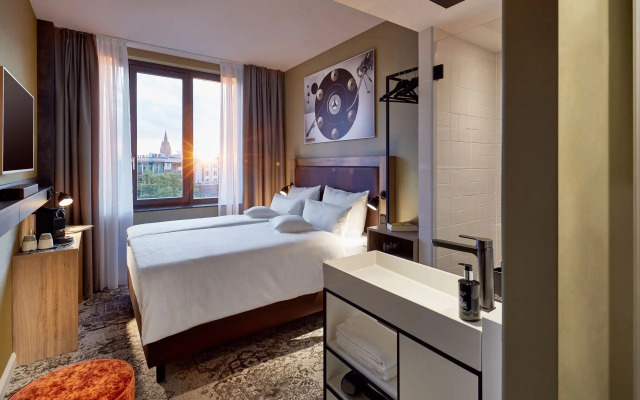 Me and All Hotel Hanover, by Hyatt