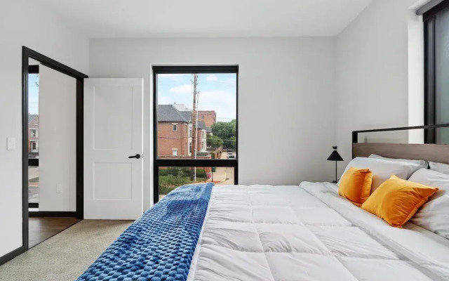 CozySuites on Mass w garage parking 19