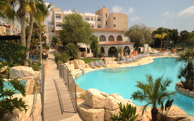 Mayfair Hotel  Gardens