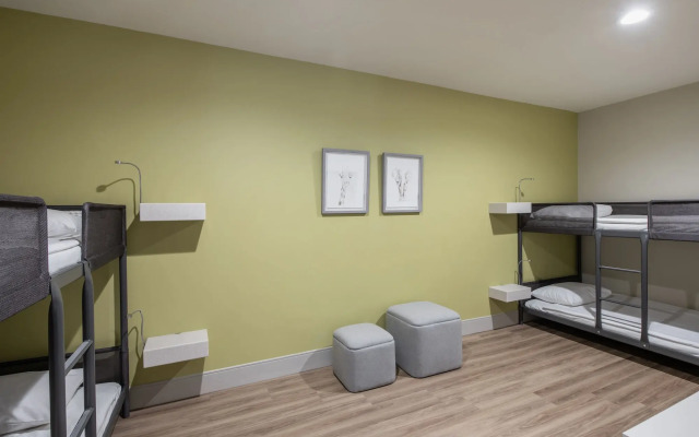 Viscount Gort Hotel