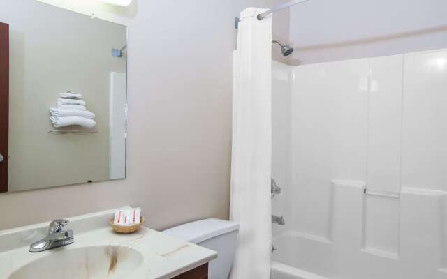 Super 8 by Wyndham Mason City