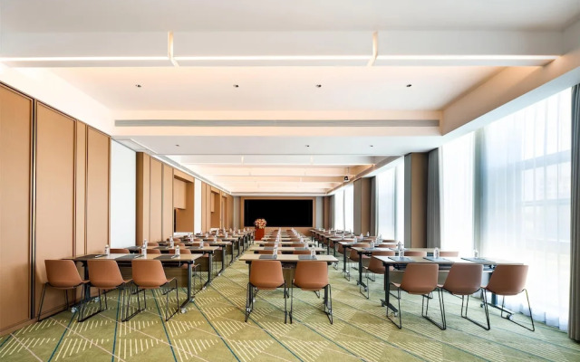 Hilton Garden Inn Xinyang East Railway Station