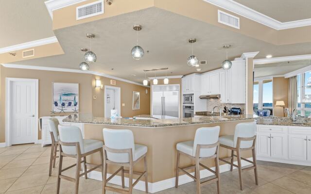 LUXURY Penthouse Style Condo 2