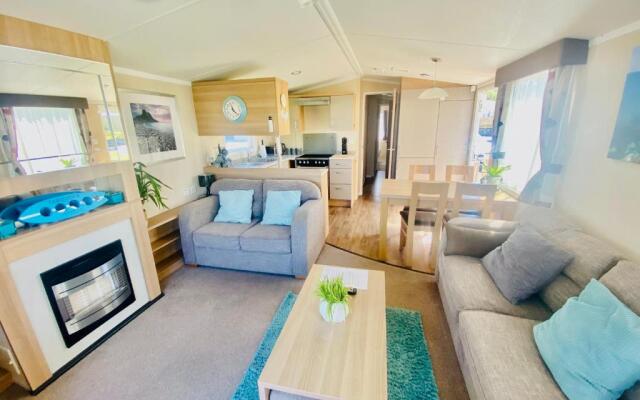 B47 Caravan Seven Bays