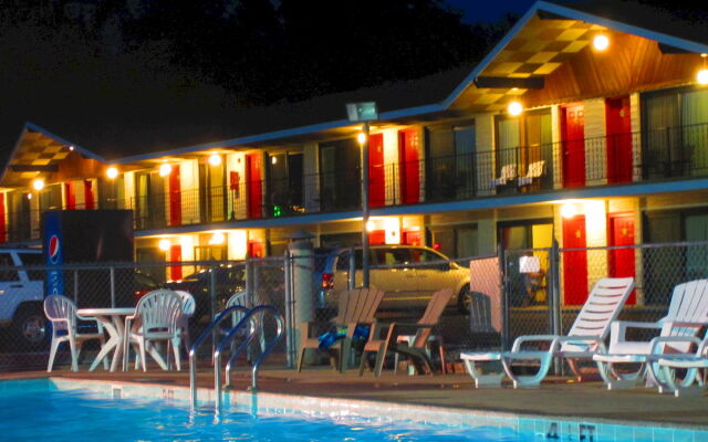 All Star Inn & Suites