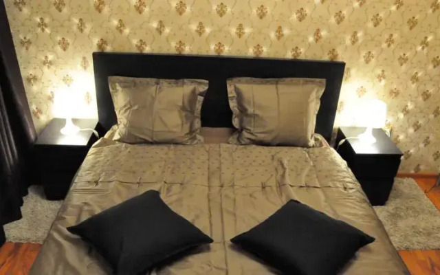 Charming Central Apartment Ploiesti