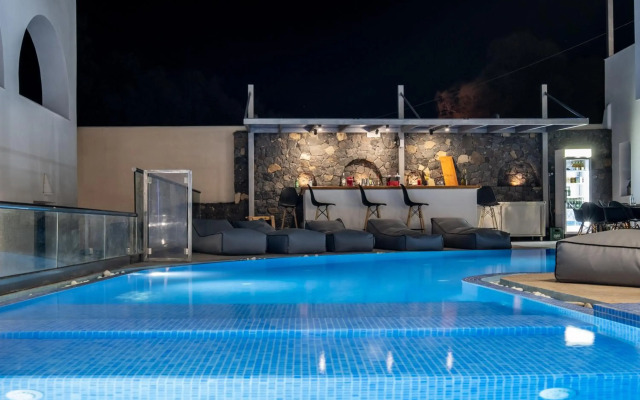 Tristhenia Hotel