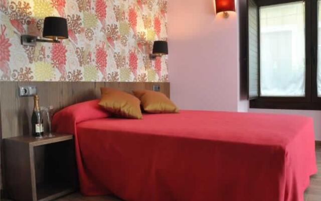 Le Petit Leon Hotel