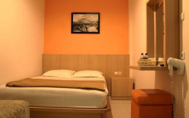 Family Budget Hotels F77