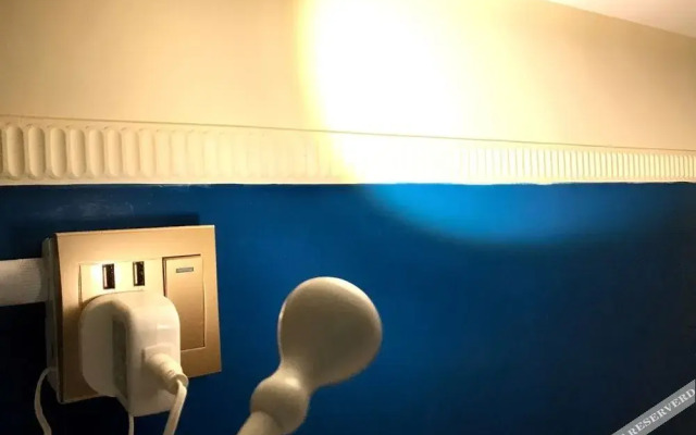 Pandora After 80s Hostel