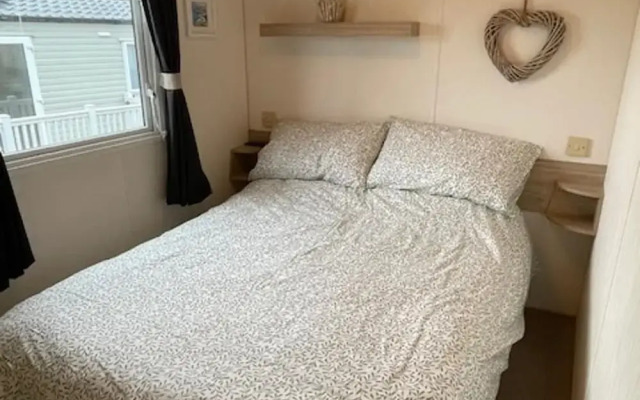 3 Bed-sleeps 8-pet Friendly-parking-sea View