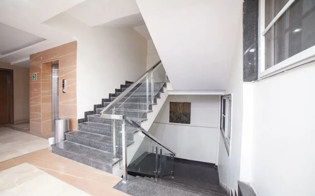 Fabhotel Johri Regency