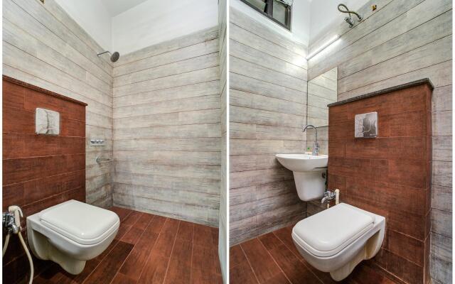 OYO 1535 Hotel Bee Town