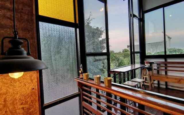 Gardenroom Home Stay And Cafe Suvarnabhumi