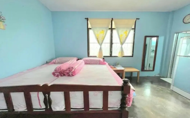 Baan Bonsuan Hill Guesthouse