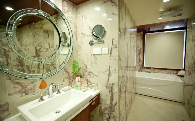 Hotel Sitara Grand Banjara Hills