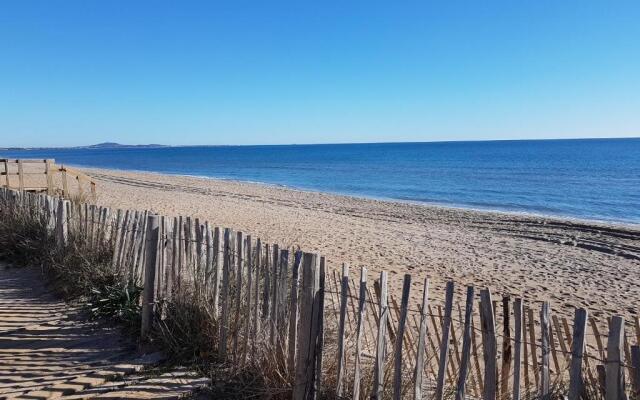Domaine de vacances à 600m de la plage villa 3 chambres climatisées 7 couchages WIFI terrasse parking animations et piscines en supplément LRPDSR8