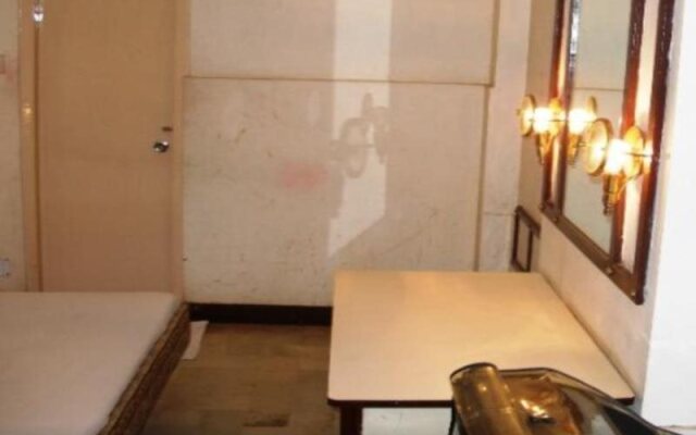 Juhu Hotel