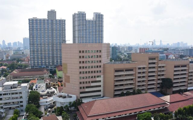 Homey And Modern 2Br At Menteng Square Apartment