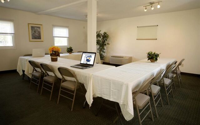 Americas Best Value Inn - Lynchburg/Madison Heights