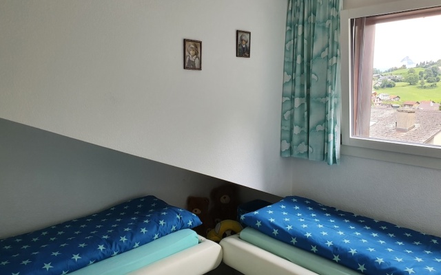 Two-bedroom Apartment for 4-5 Guests With Lake and Mountain Views – Guest Rooms – Emmetten