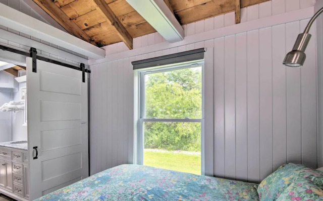 Charming Jacuzzi-suite - Walk to Parson's Beach!