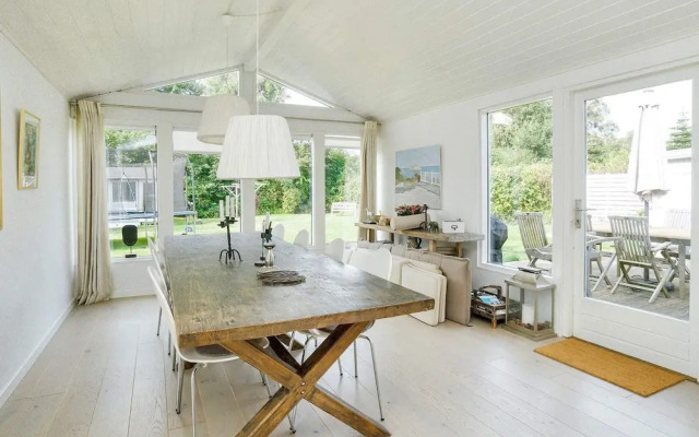 10 Person Holiday Home in Graested