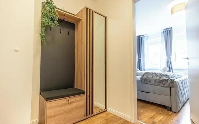 Nice 1BR 1LR Apartment City Center