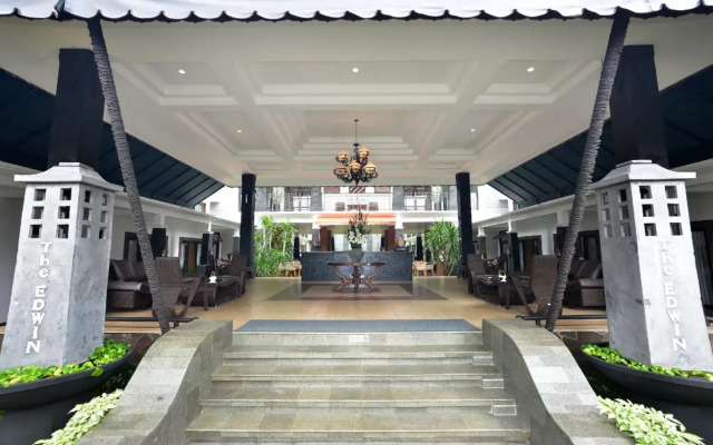 The Edwin Syariah By OYO Rooms