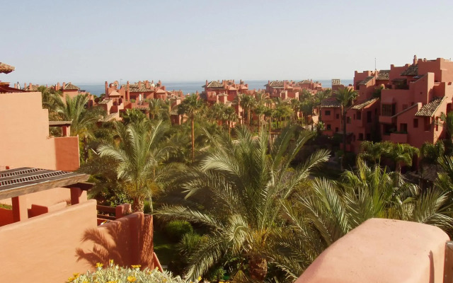 Menara Beach Penthouse Apartment