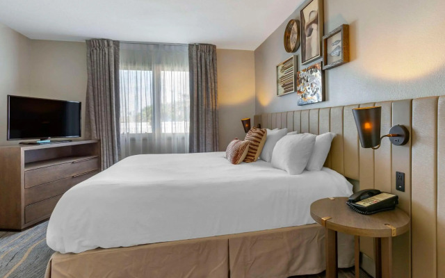 Windmill Suites Surprise - Phoenix, Ascend Hotel Collection