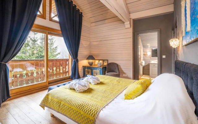 Large Chalet With Barrel Sauna and Whirlpool