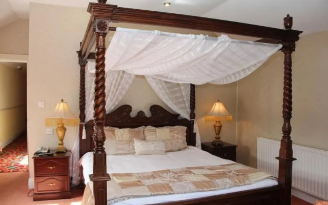 Woodenbridge Hotel and Lodge