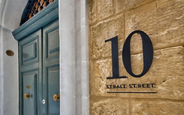 10 Strait Street Apartments
