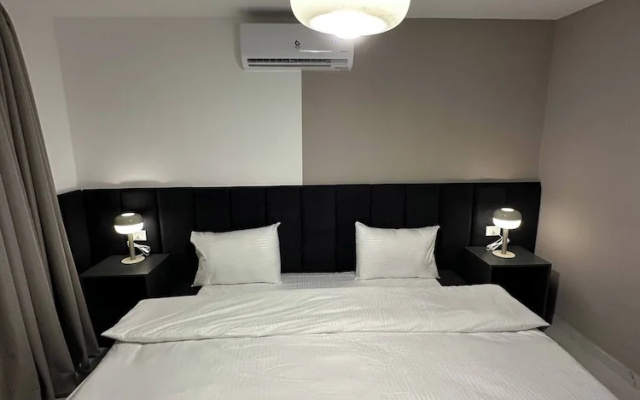 Stylish Luxe Apartment Fr 0006