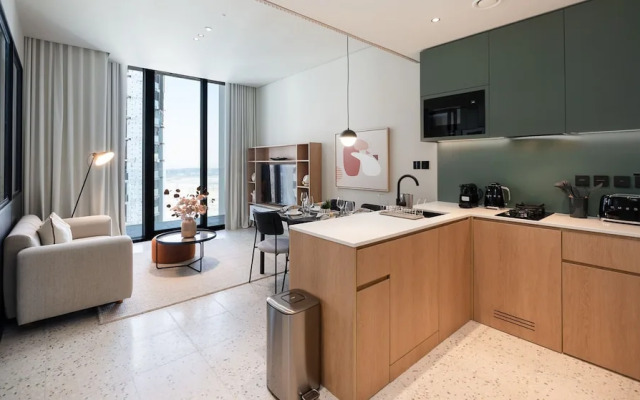 Urban 1BR w Balcony in Business Bay