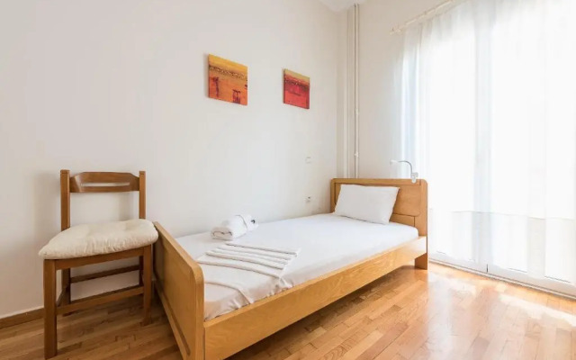 Relaxing Koukaki Apartment by CloudKeys