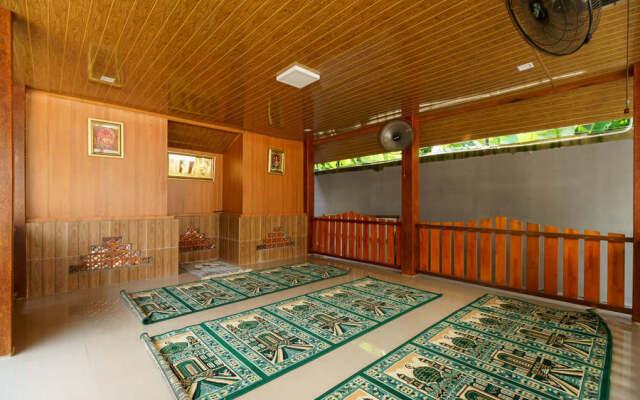 RedDoorz Plus near Kualanamu International Airport 2