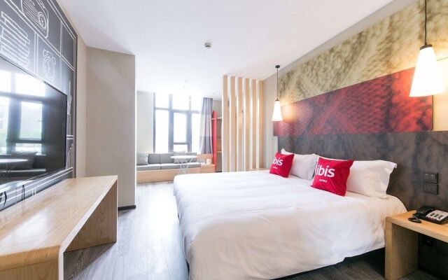 Ibis Shanghai Hongqiao Transportation Hub Qibao Hotel