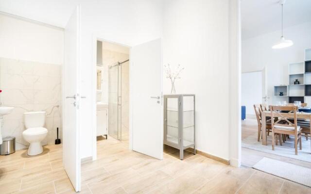 BpR Blooming Design Home with A/C