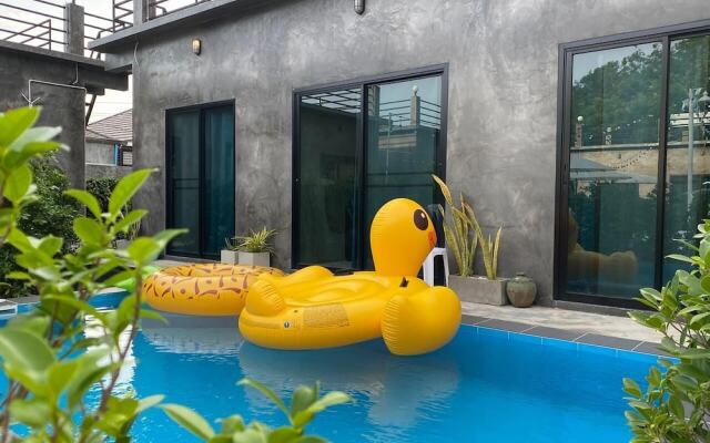 Rayong Pool Villa & Camping