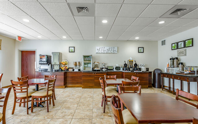 Quality Inn & Suites Airport