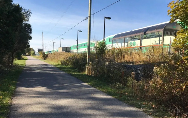 QuickStay - House by The Lake (3Bdrm Near Go Station)