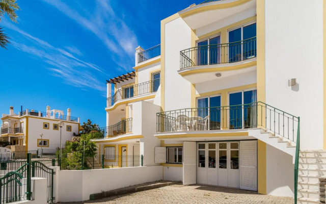 Villa Linda, Alto da Ria