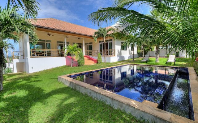 Seaview Tropical 3BR Pool Villa