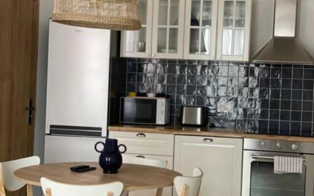 Cassis centre, superbe appartement neuf, 50m port.