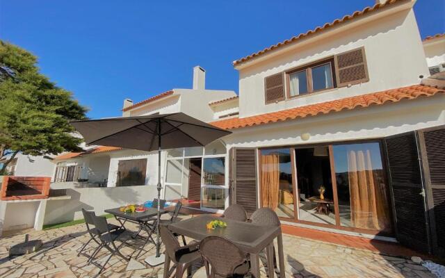 Superb Villa in Baleal w/ Patio, parking & 5 BRs