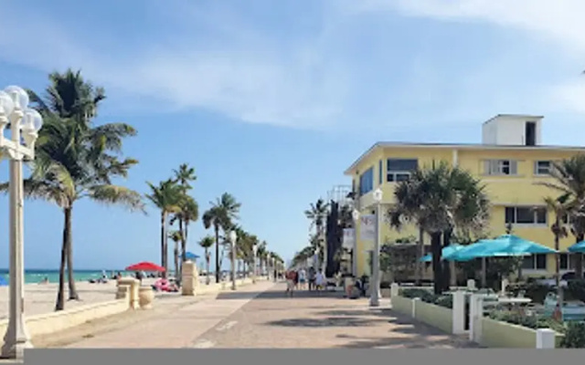 Peaceful Beach Oasis With Free Parking